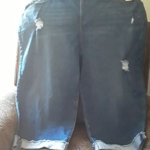 Terra Sky Cuffed Capri